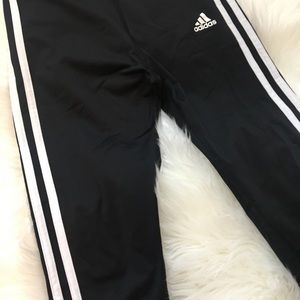 Gently used/like new. Girls M (10-12) Adidas sport leggings